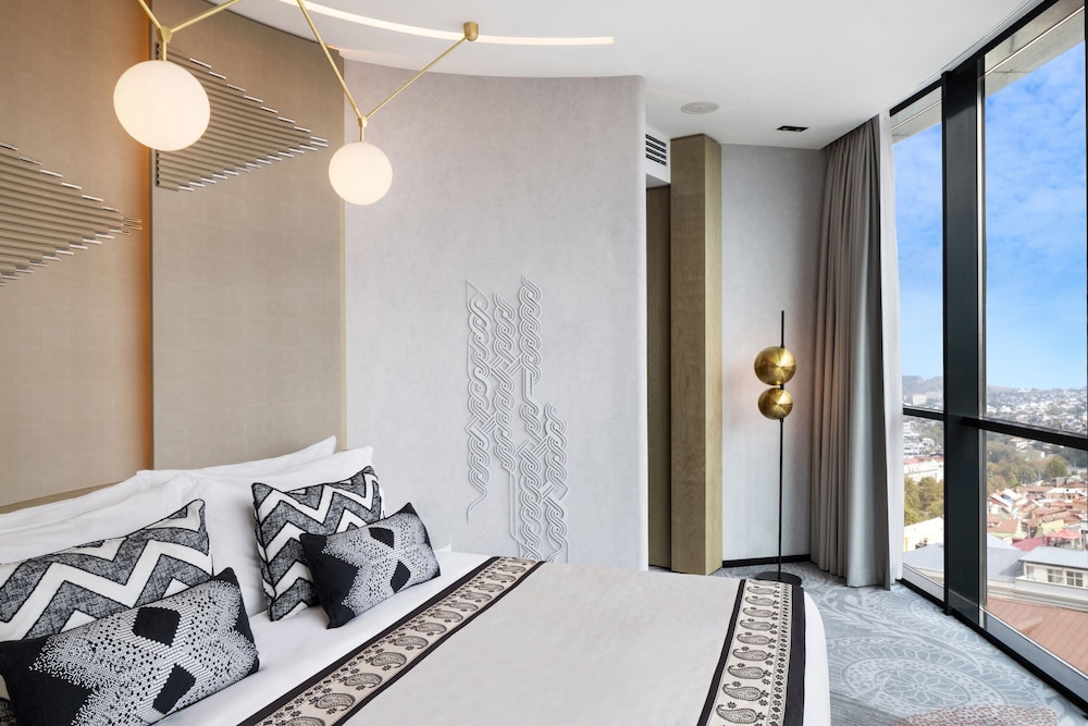 Paragraph Freedom Square, a Luxury Collection Hotel, Tbilisi 17/50
