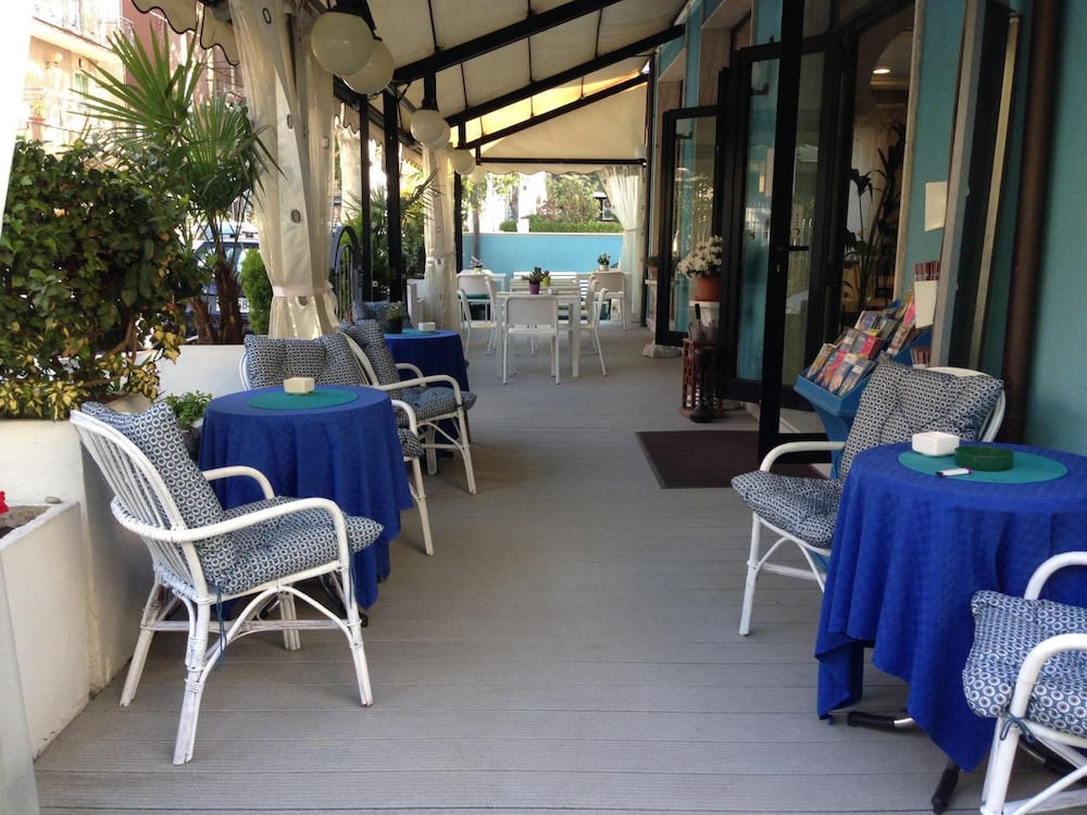 Villa Giovanna Hotel 12/40