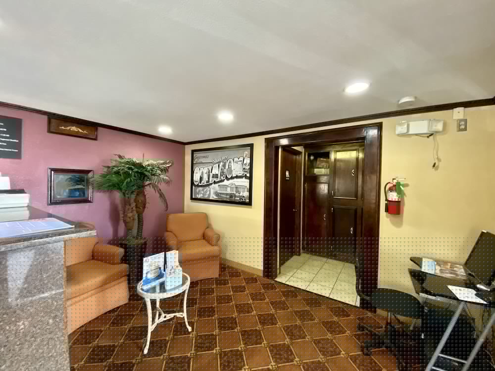 Super 8 By Wyndham Shawnee 36/48