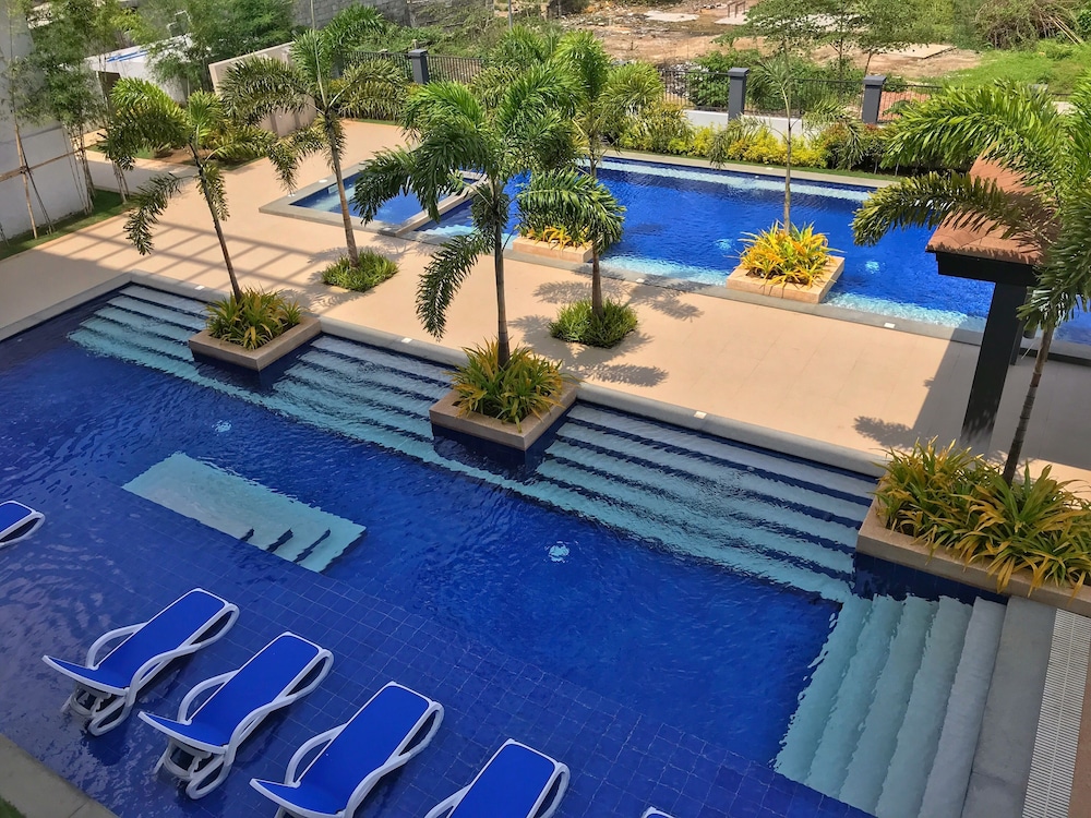 Crown Hotel Palawan at Harbour Springs 51/54