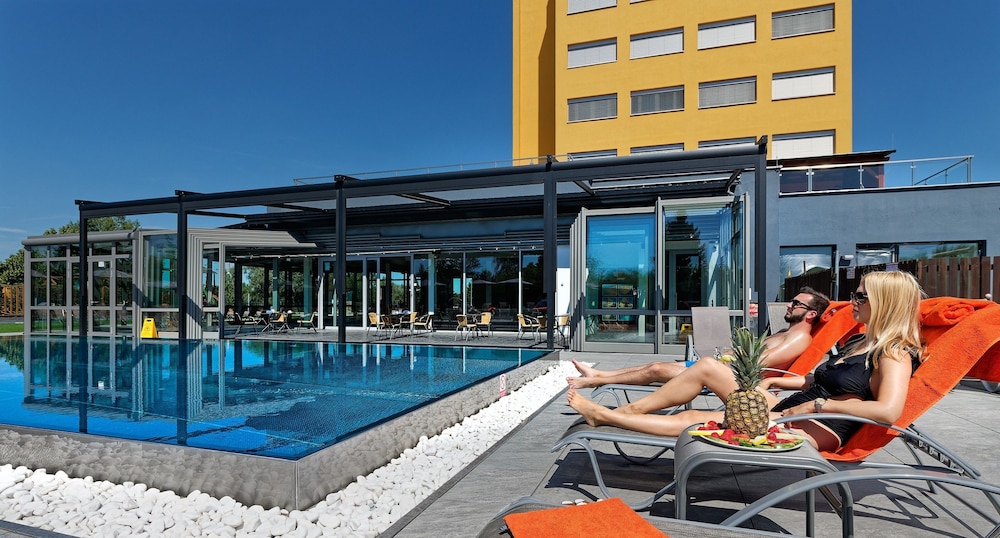 Hotel Aura Design & Garden Pool 35/67