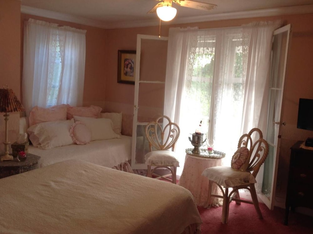 Walden Inn and Suites 9/36