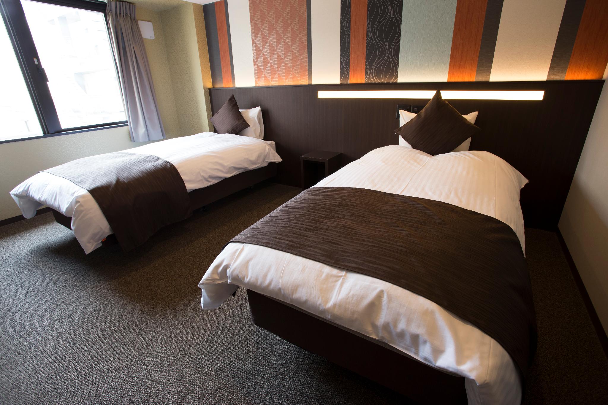 Room, Twin Beds, Unit Bath