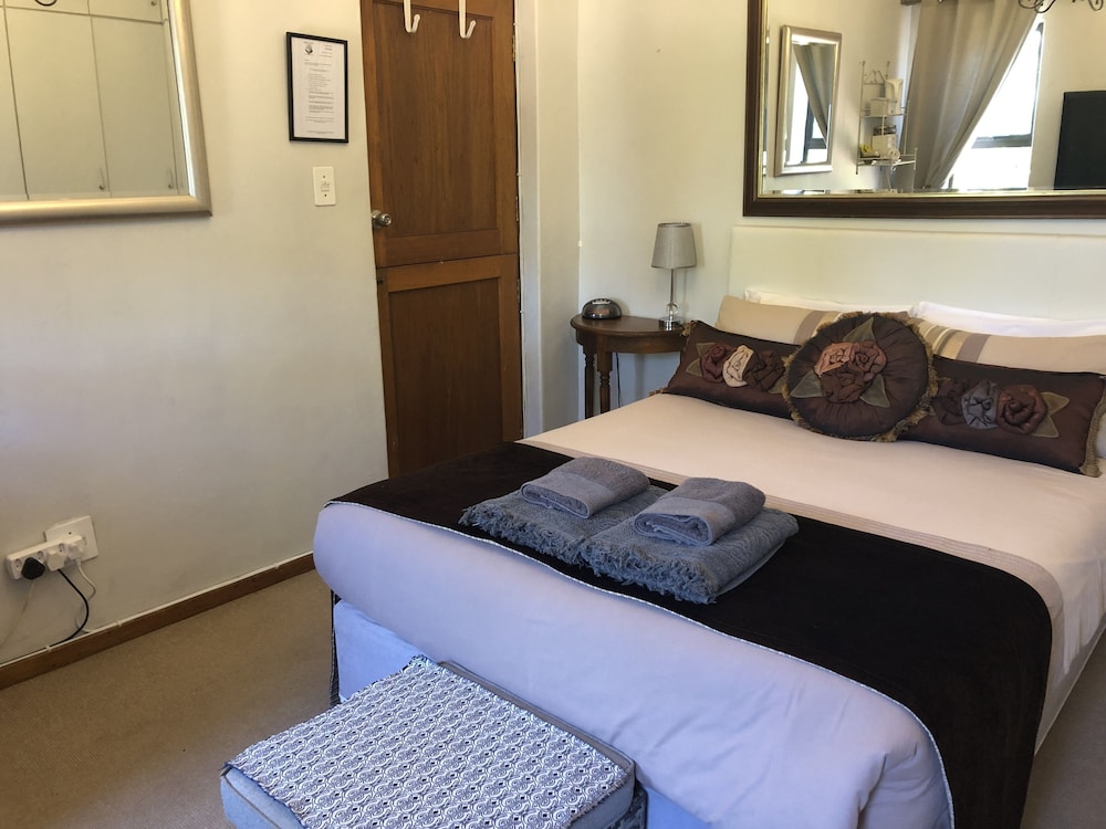Wellington Country House 9/50