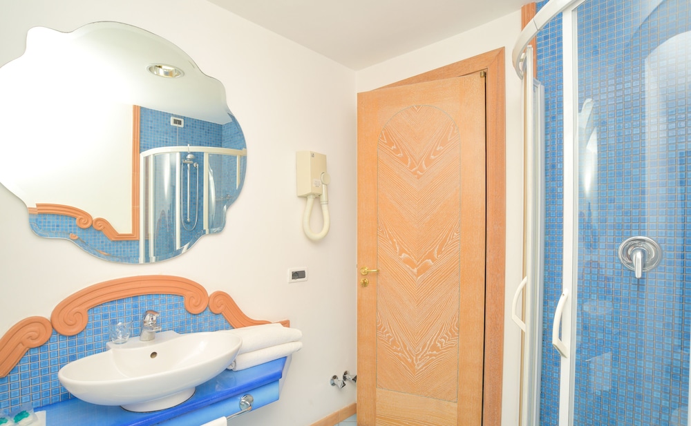 ALBERGO TERME ITALIA 66/70