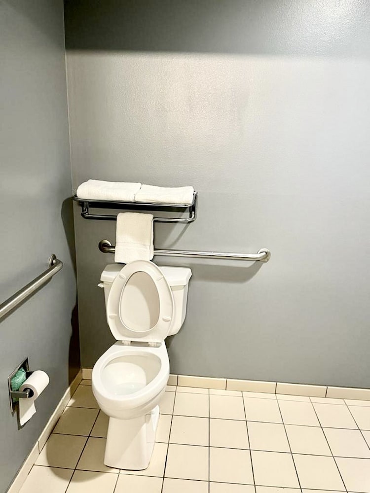 Star City Inn Suites 41/45