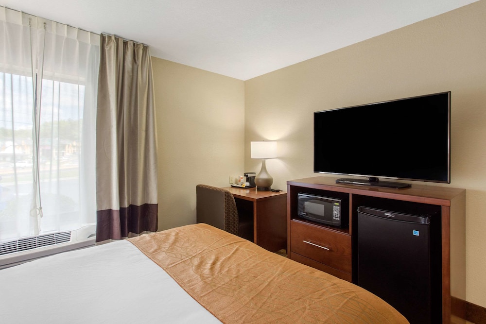 Comfort Inn Asheville East-Blue Ridge Pkwy Access 22/39