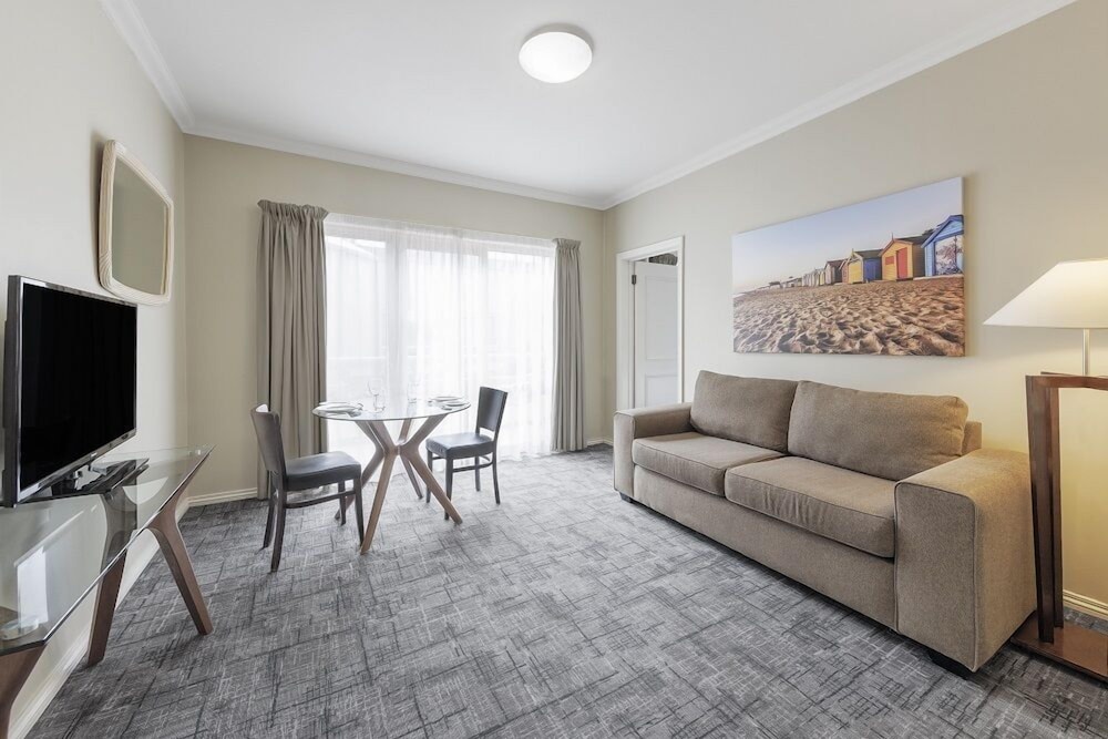 Kimberley Gardens Hotel 48/72