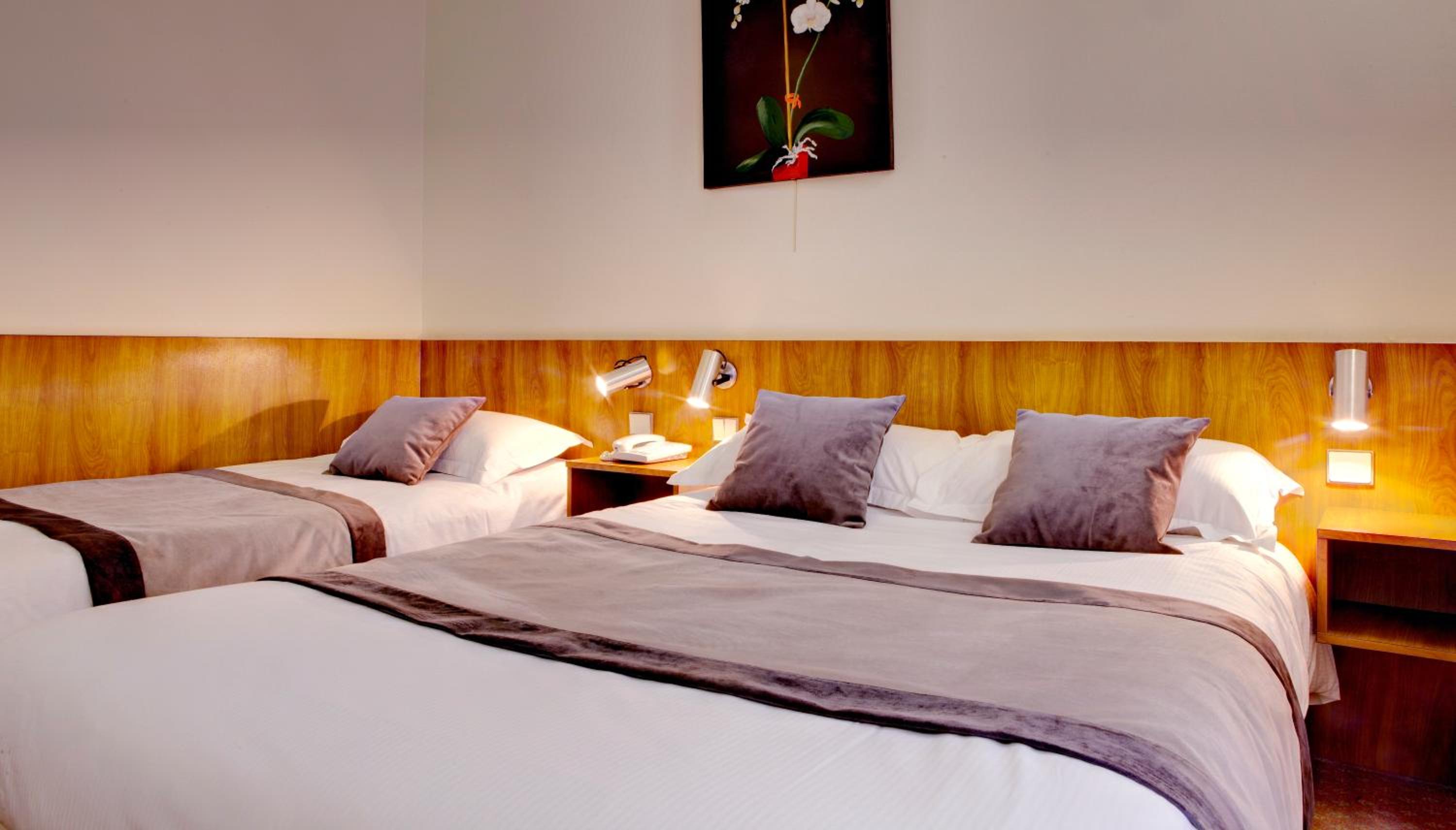 Room at Best Western Grand Hotel De Bordeaux, AURILLAC