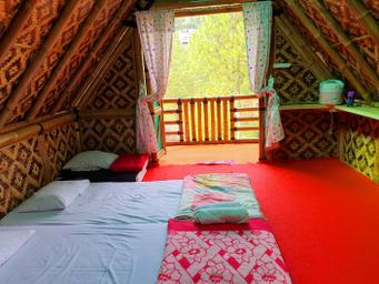 Glamping, 3 Futon Beds