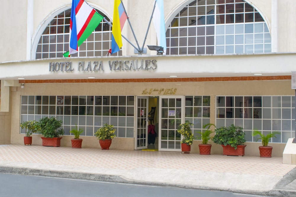 Plaza Versalles S.A 64/67