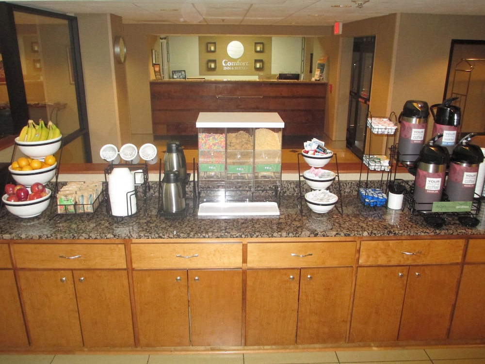 Comfort Inn and Suites Thomson 30/36