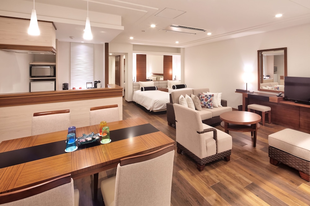 Ala Mahaina Condo Hotel 60/74