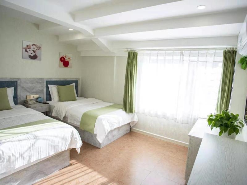 GreenTree Alliance Hulunbeier Zhalantun Railway Station Hotel 26/42