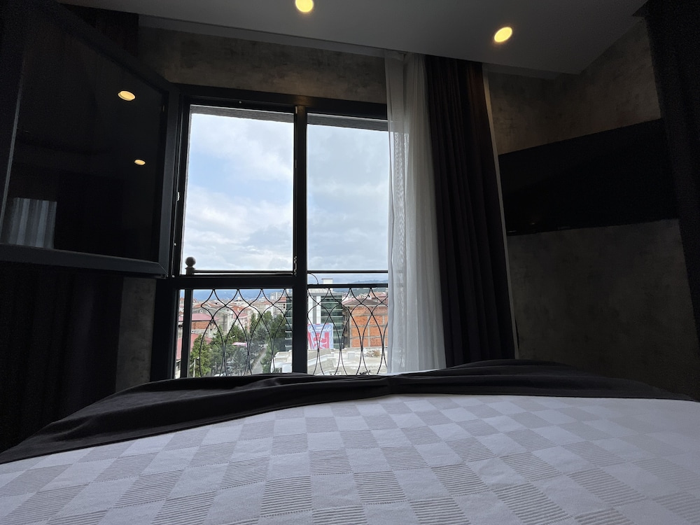 Avni Bey Otel 38/43