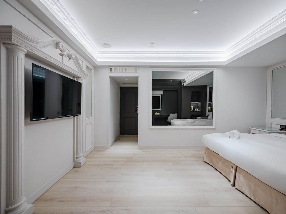 Reedon Boutique Hotel 24/40