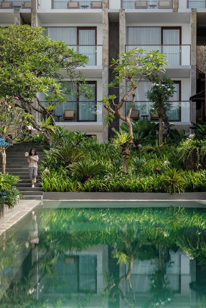 Dialoog Seminyak 46/54