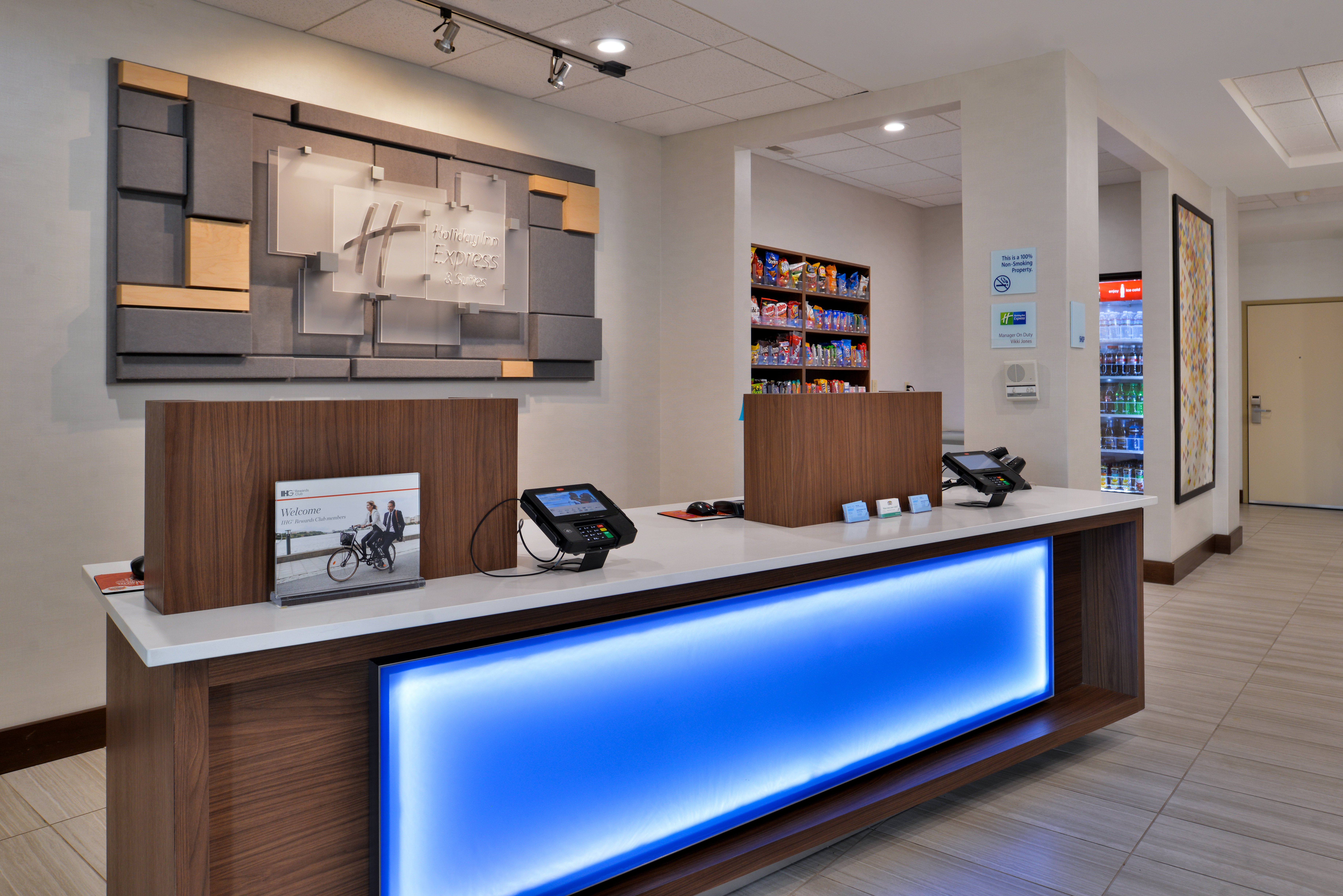 Holiday Inn Express Suites Cincinnati Mason 11/49