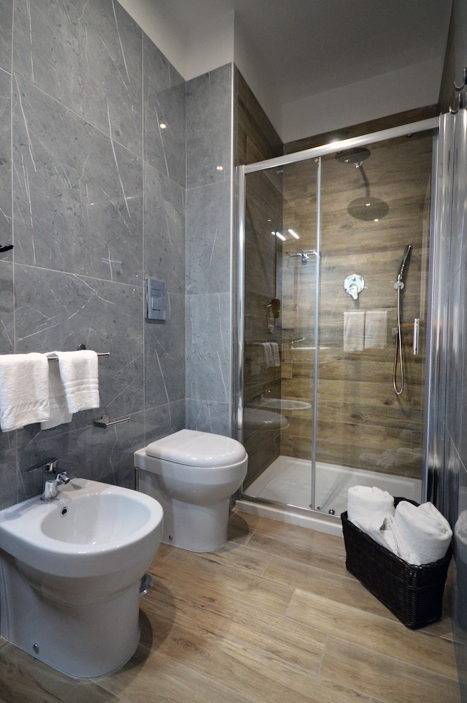 Napoliseason Rooms And Breakfast 43/49