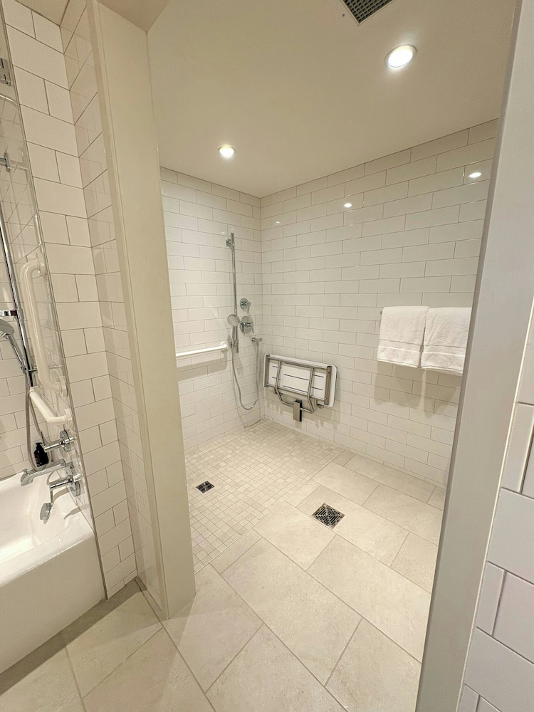 Virginia Guesthouse Hotel and Conference Center 49/50