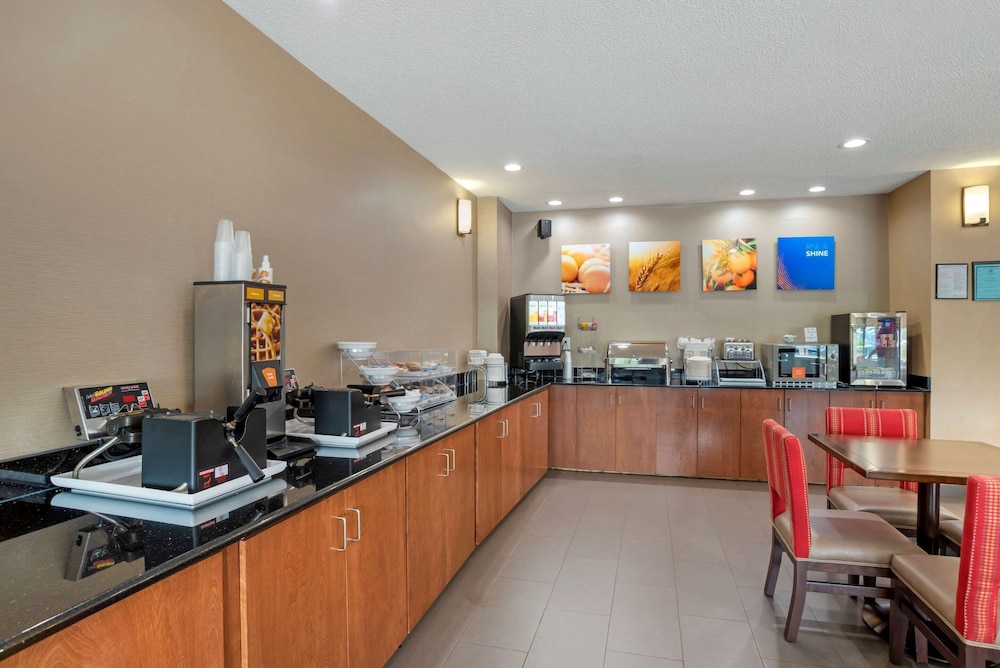 Comfort Suites Oxford I-20 exit 188 34/45