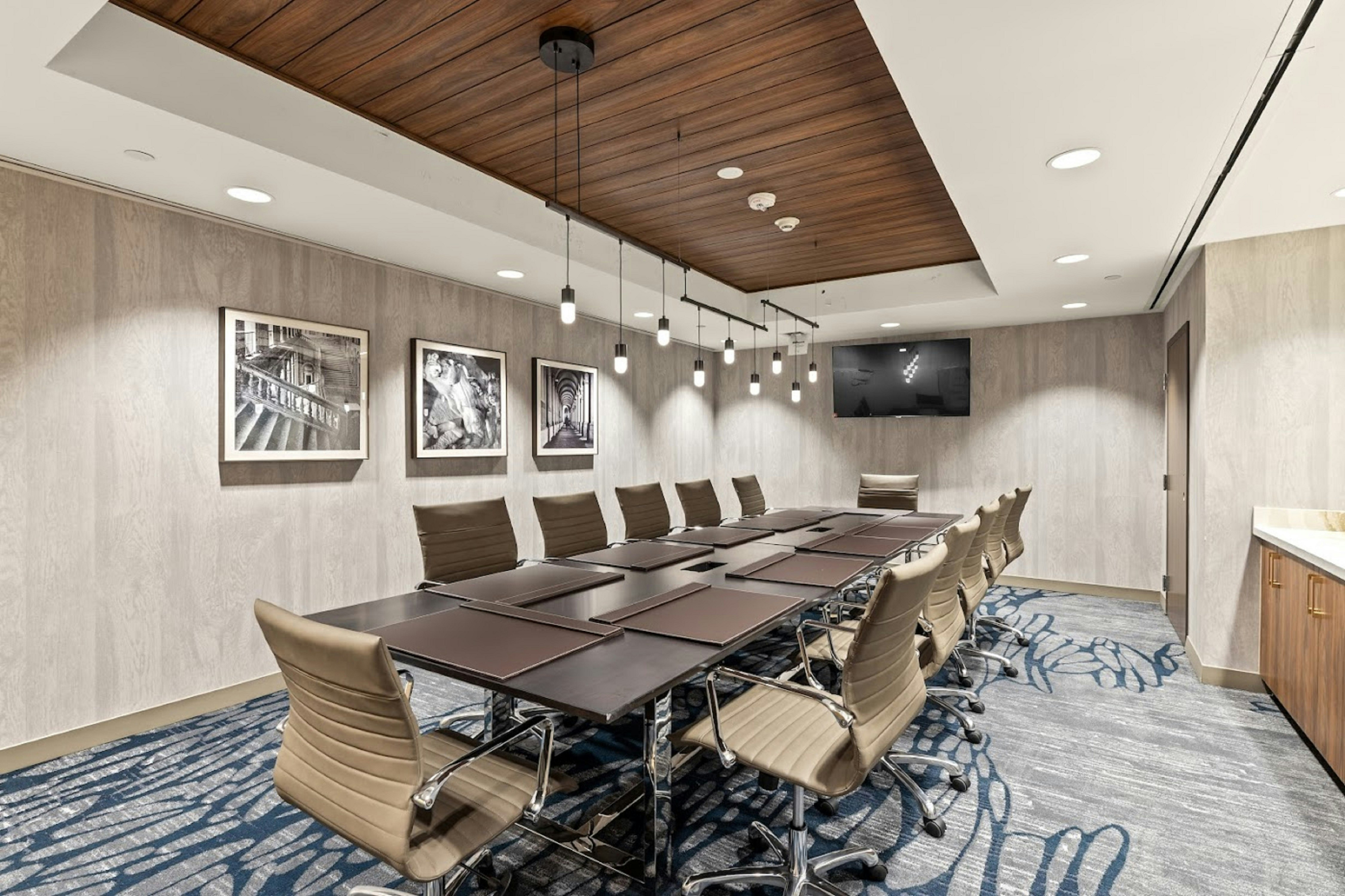 Embassy Suites by Hilton Irving Las Colinas 31/34