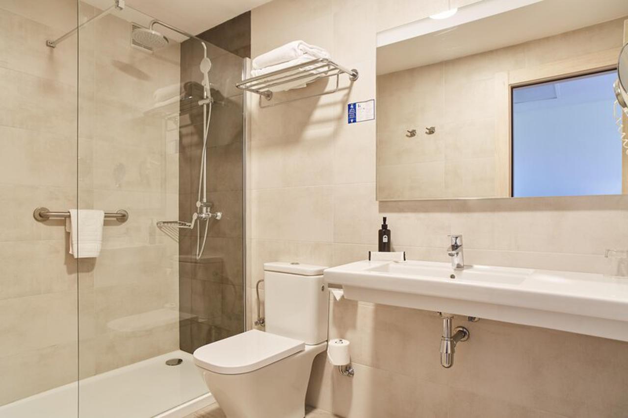 Invisa Hotel Club Cala Blanca 44/44