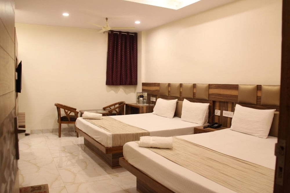 Hotel Golden Oasis Delhi 16/27