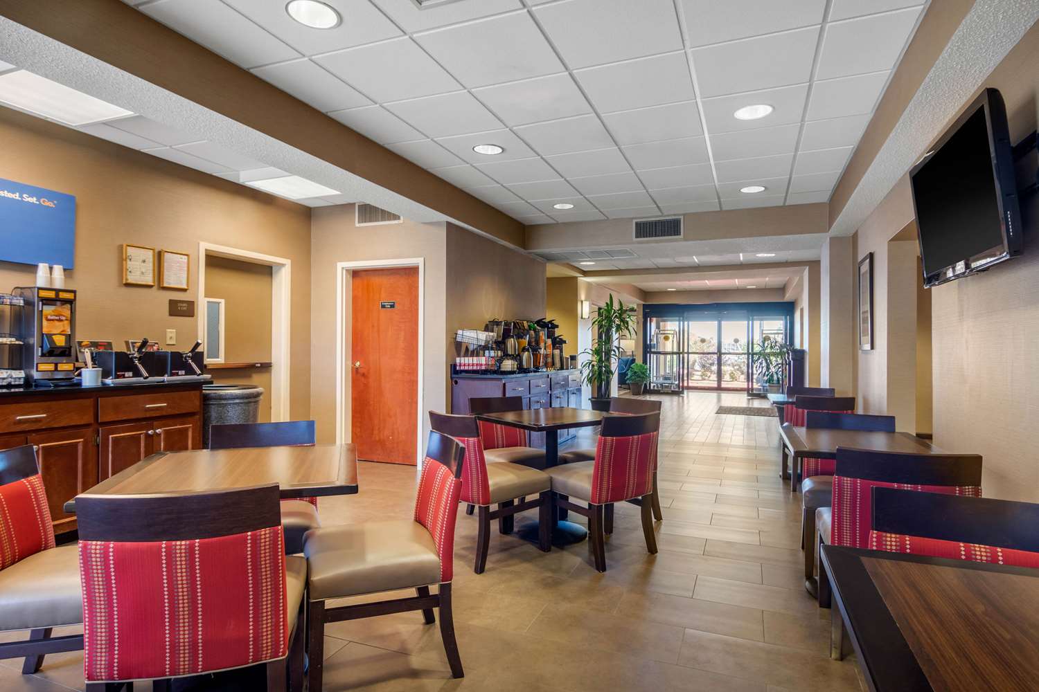 restaurant cafeteria
