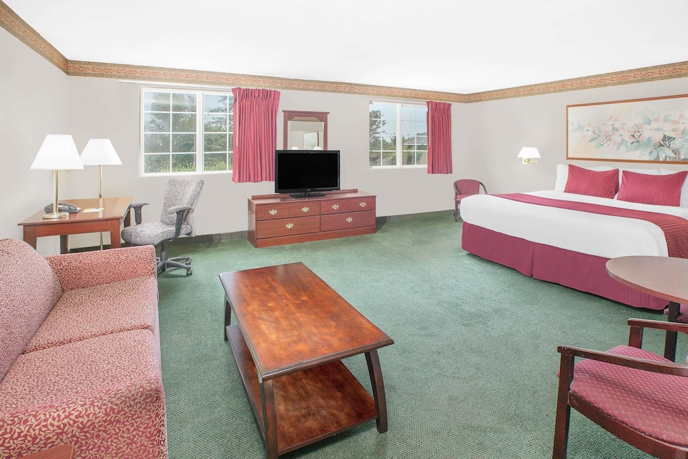 Days Inn by Wyndham Mountain Home 34/55