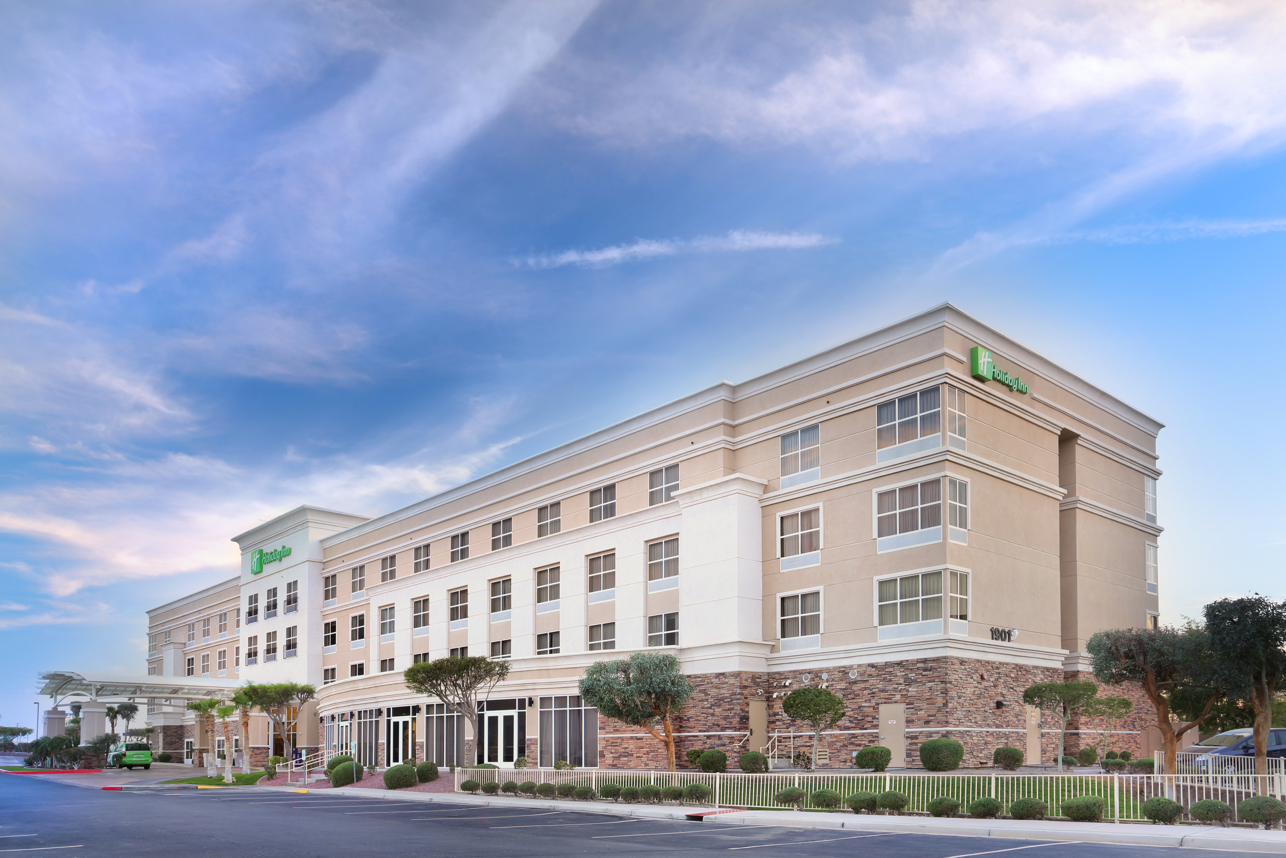 Holiday Inn Yuma 2/73