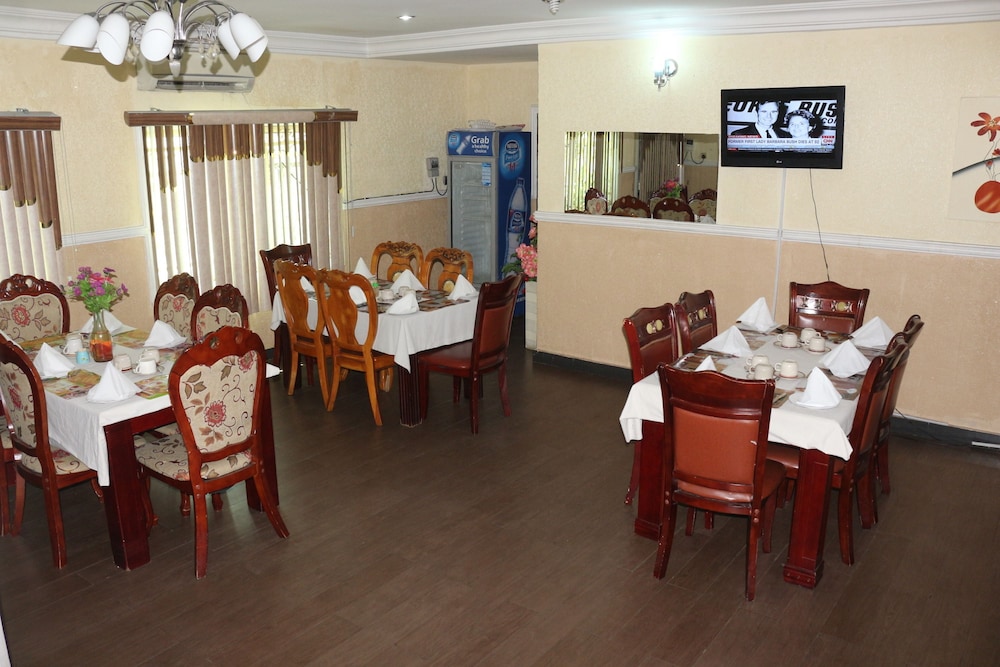 Entry Point Hotel 30/49