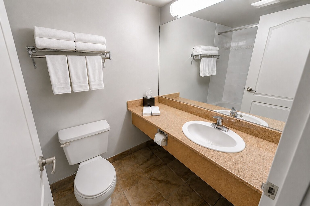 Service Plus Inn and Suites - Grande Prairie 62/62