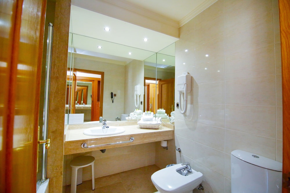 Hotel Mainake Sl 20/60
