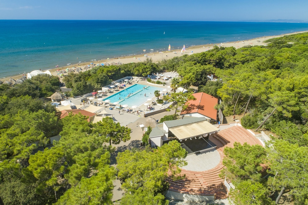 PARADU TUSCANY ECORESORT 7/86