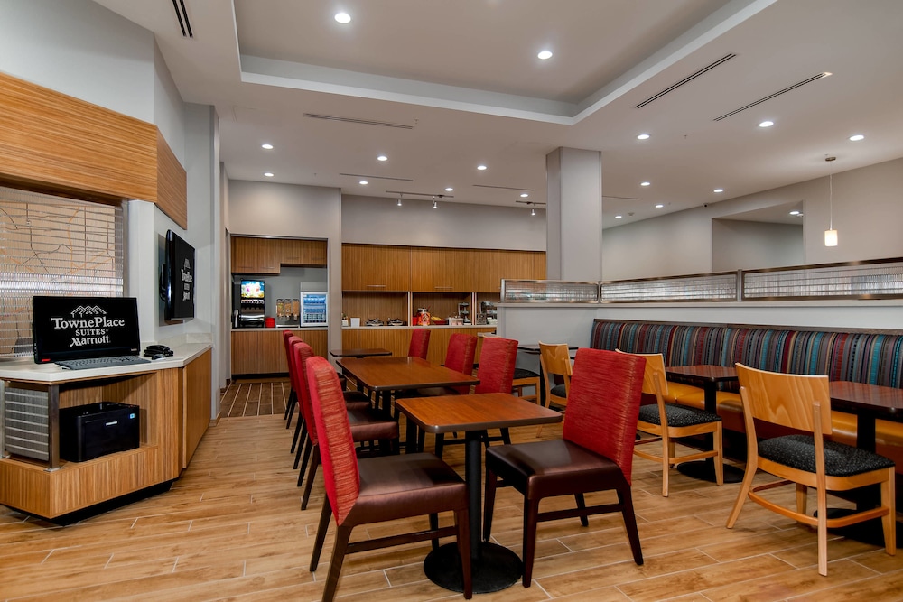 TownePlace Suites Fort Worth University Area/Medical Center 28/33