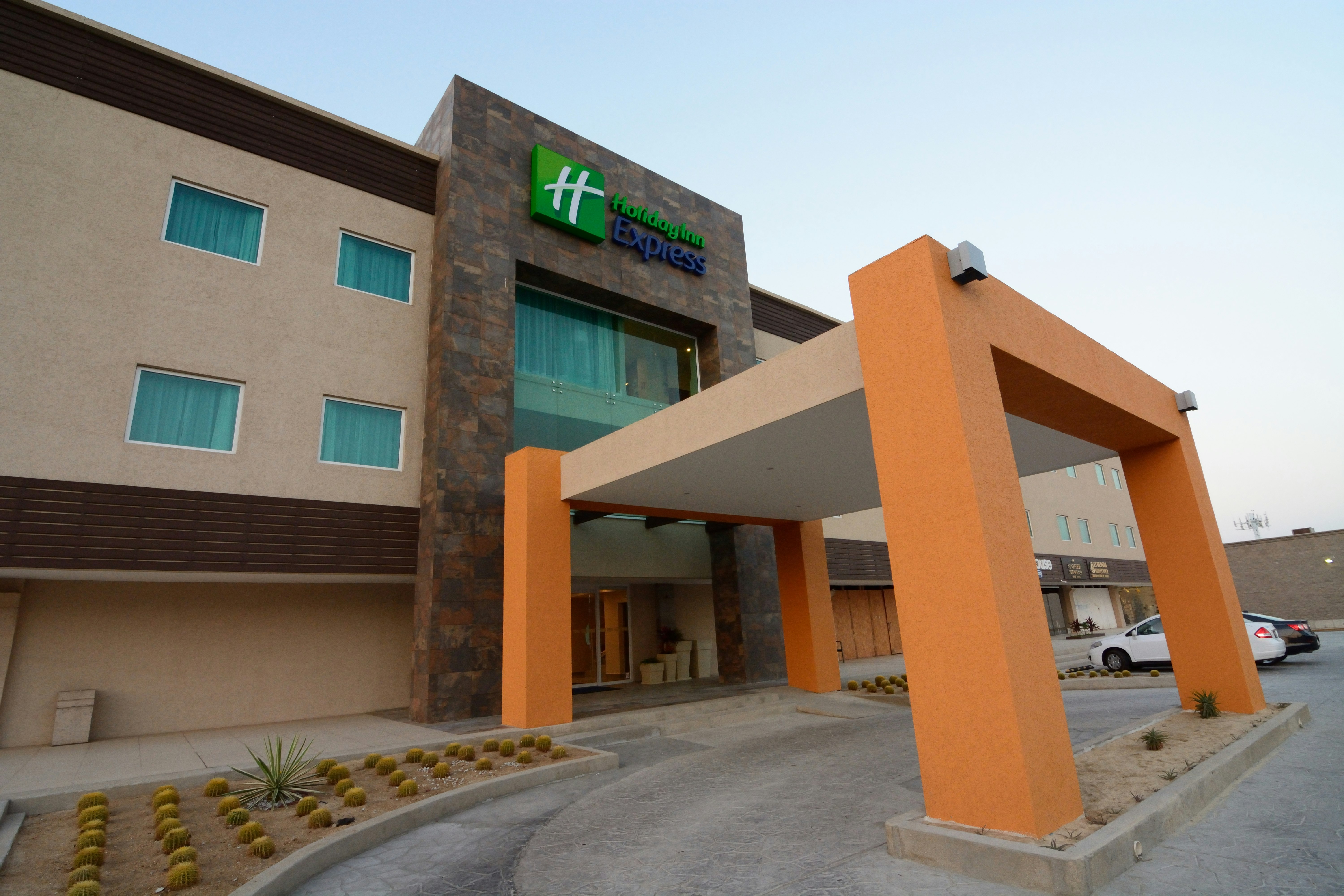 Holiday Inn Express Cabo San Lucas 7/71