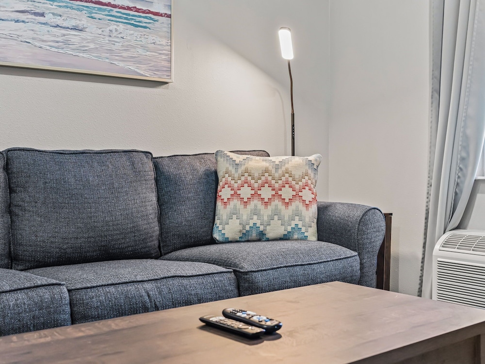 Baymont by Wyndham Ocala Suites 32/60