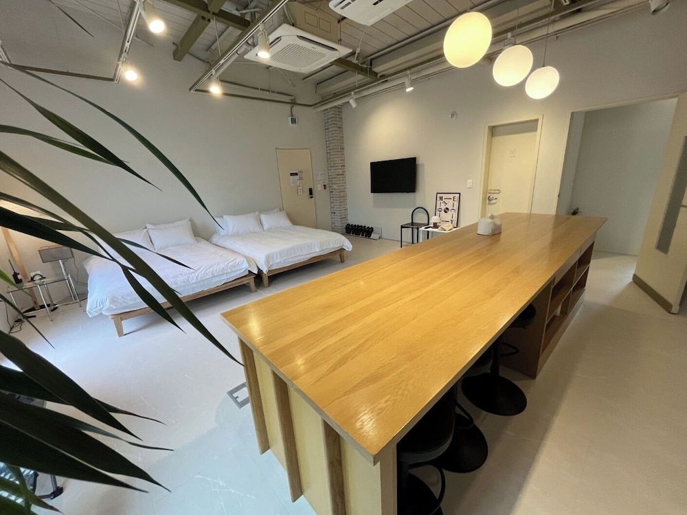 Upflo Hostel 11/60