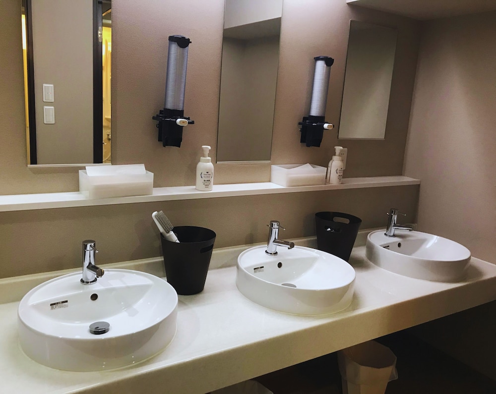 Beagle Tokyo Hostel And Apartments 50/50