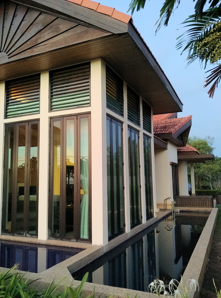 Sabah Beach Villas Suites 5/63