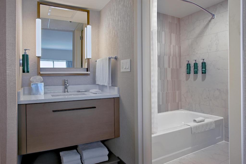 ROOM, 2 DOUBLE BEDS, CITY VIEW, HIGH FLOOR