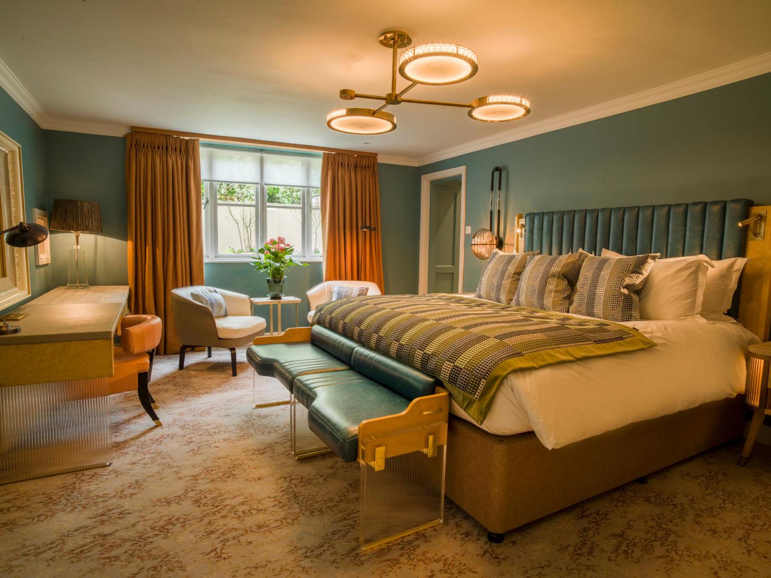 LUXURY, SUITE, HOT TUB