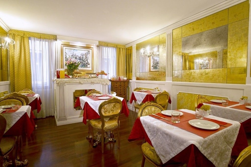HOTEL NOEMI 38/45