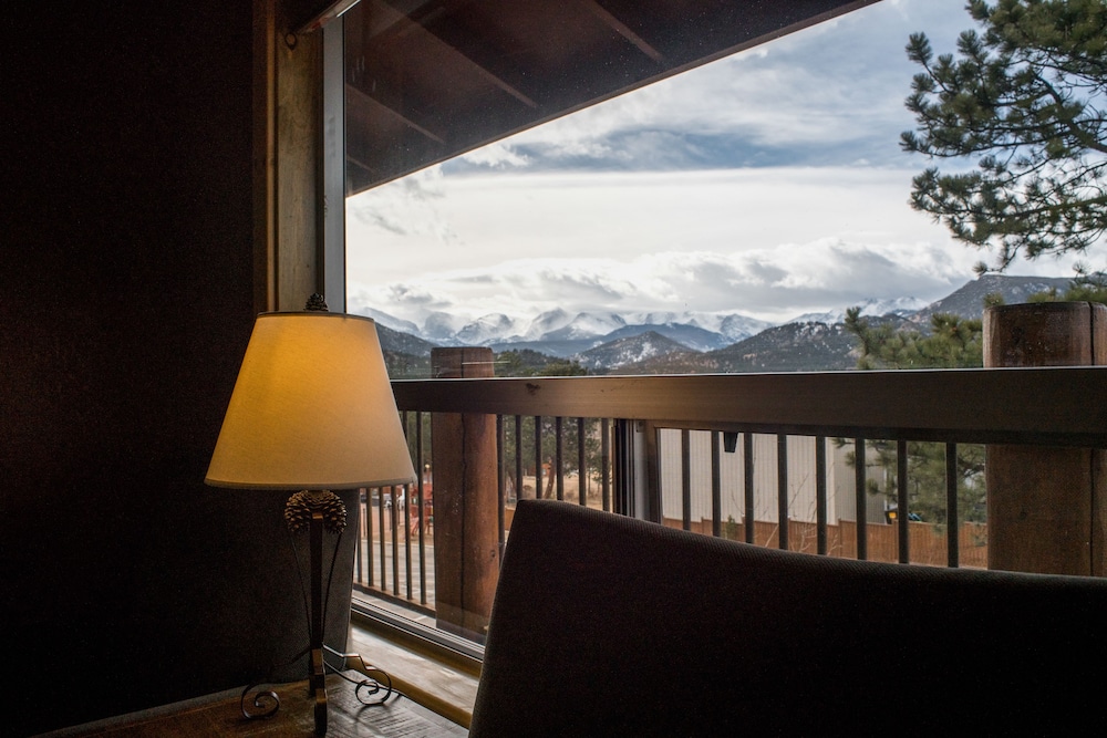 Hotel Estes 5/66