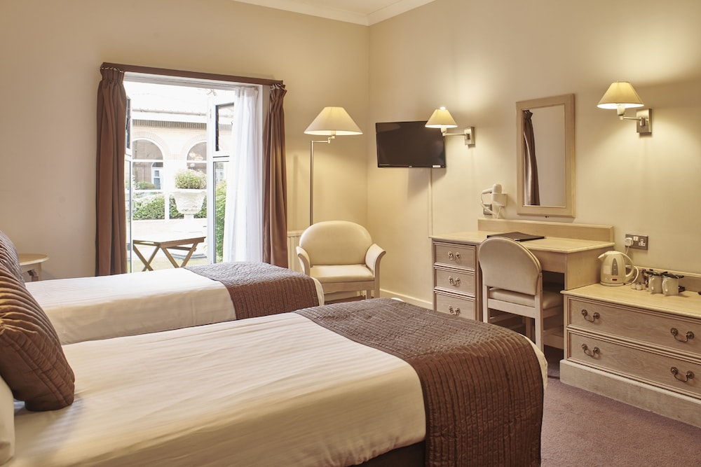 The Regency Hotel Solihull Formely Corus Solihull Hotel 7/35