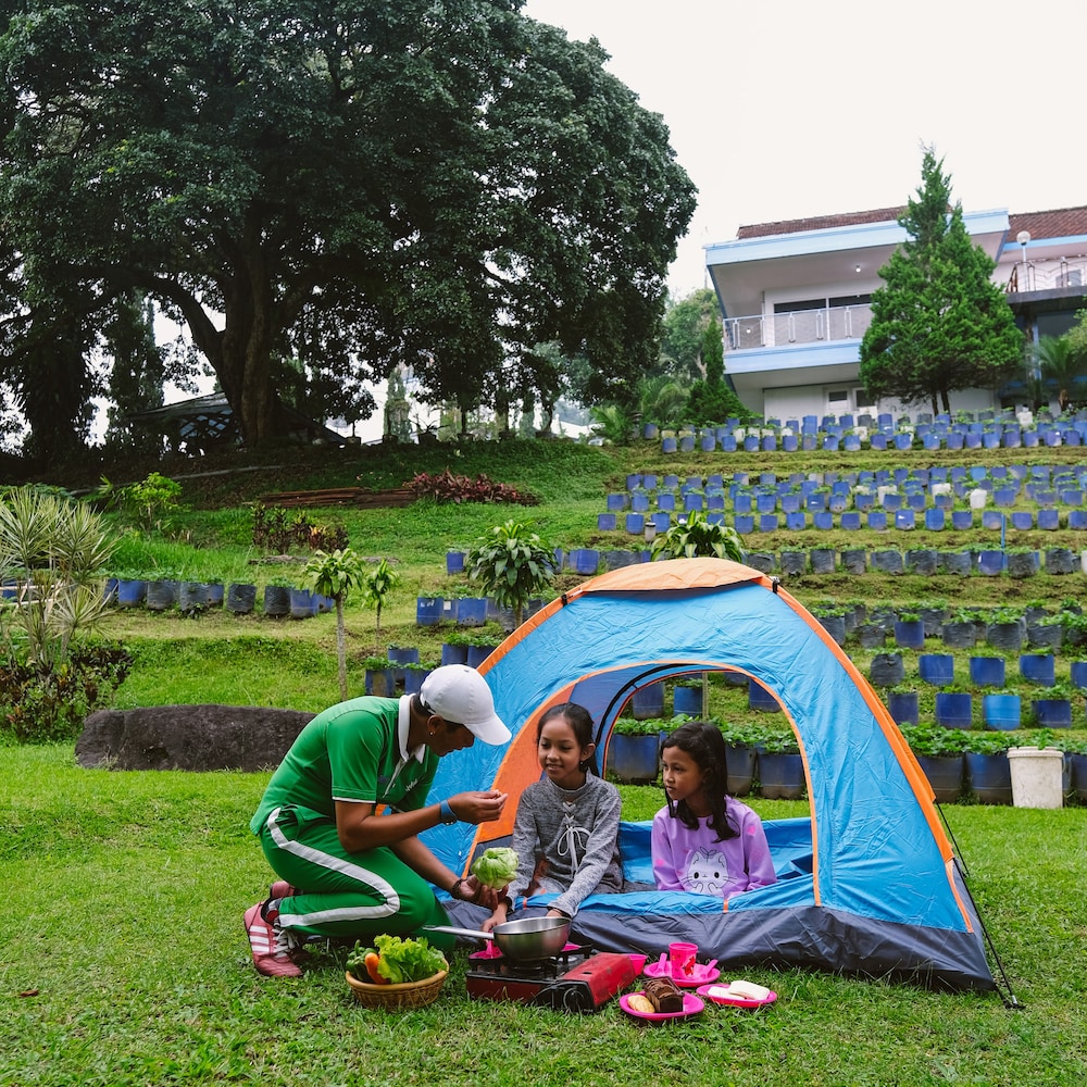 Surya Hotel Cottages Prigen 37/52