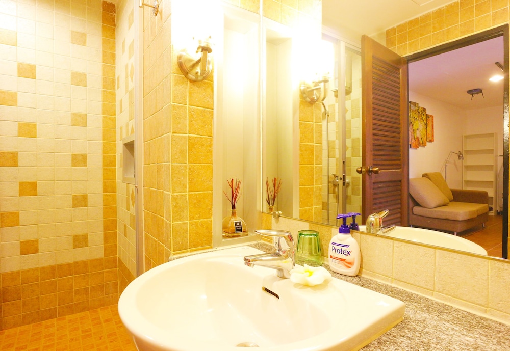 Serena Sathorn Suites 37/44