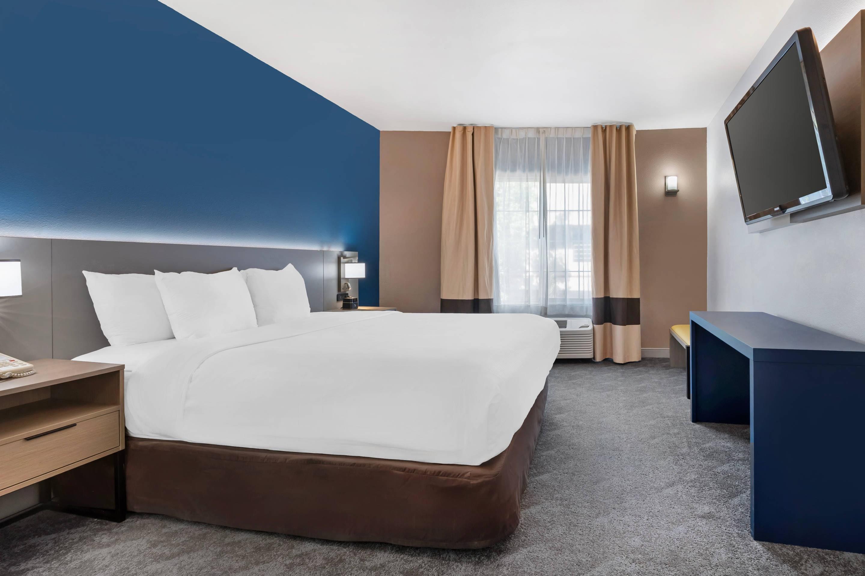 ROOM, KING BED