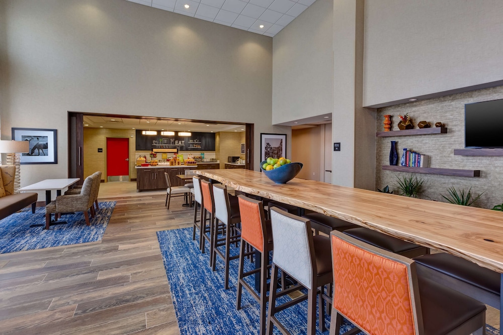 Hampton Inn Suites Wells Nv 25/33